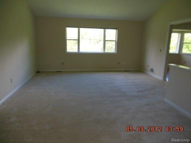 4011 Golf Club Road Howell, MI 48843 - Photo 3 of 17 DSCN0126.JPG