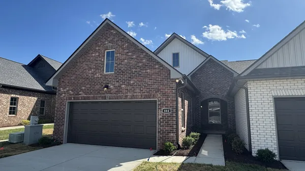 $391,990 | 464 West Foxrun, Springfield, TN 37172