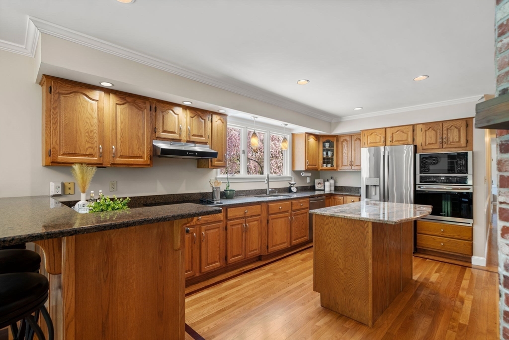 19 Devonshire Road Middleton, MA 01949 - Photo 11 of 42