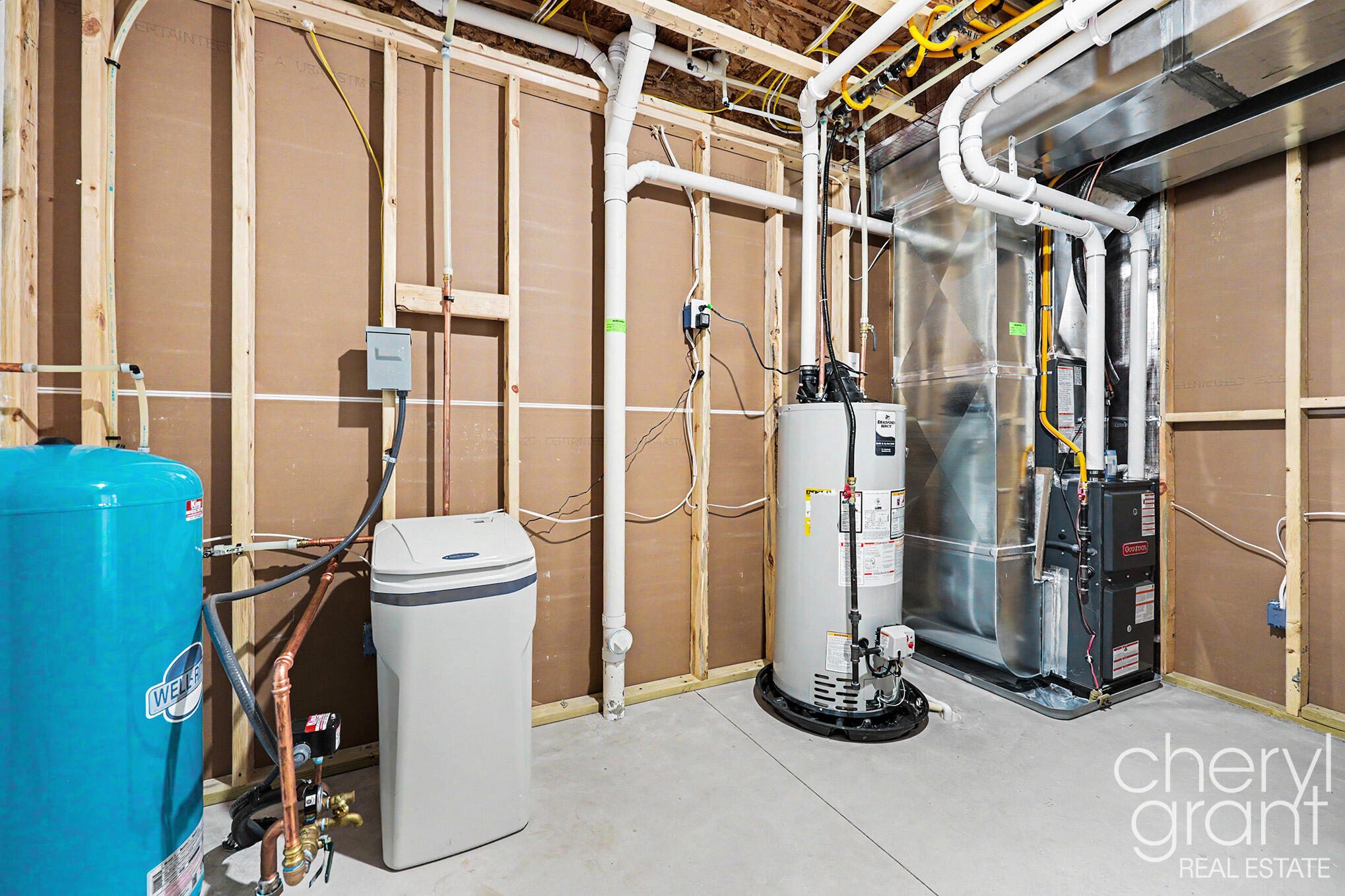 5625 Whites Bridge Road Belding, MI 48809 - Photo 34 of 43 Utility Room