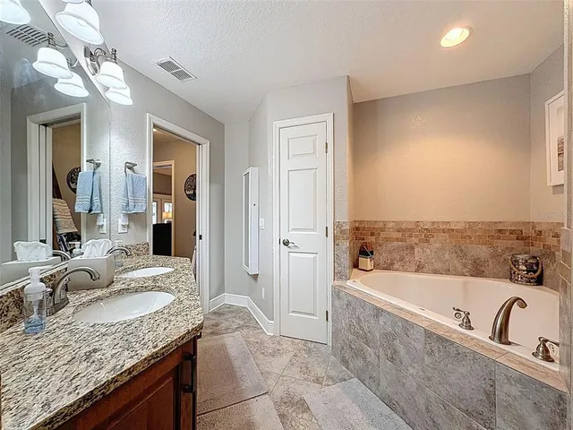 $414,900 | 204 Bentley Oaks Boulevard, Auburndale, FL 33823