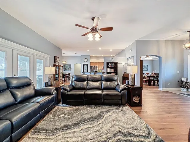 $414,900 | 204 Bentley Oaks Boulevard, Auburndale, FL 33823