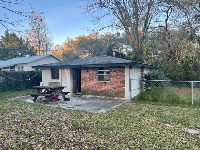 601 Semaht Street Charleston, SC 29412 - Photo 2 of 10 40409454-6340-48CE-AA92-9AC561828590