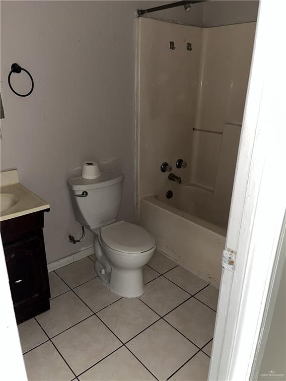 19310 North Mile 6 West Edcouch, TX 78538 - Photo 13 of 15 a bathroom with a toilet and a shower