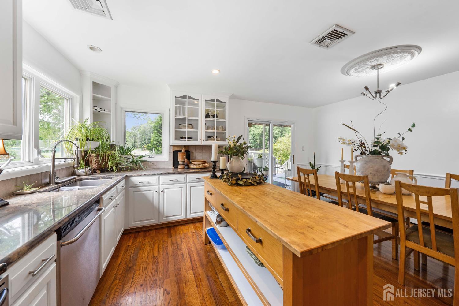 101 Weston Road Somerset, NJ 08873 - Photo 12 of 32 a kitchen with a stove a sink dishwasher and a refrigerator
