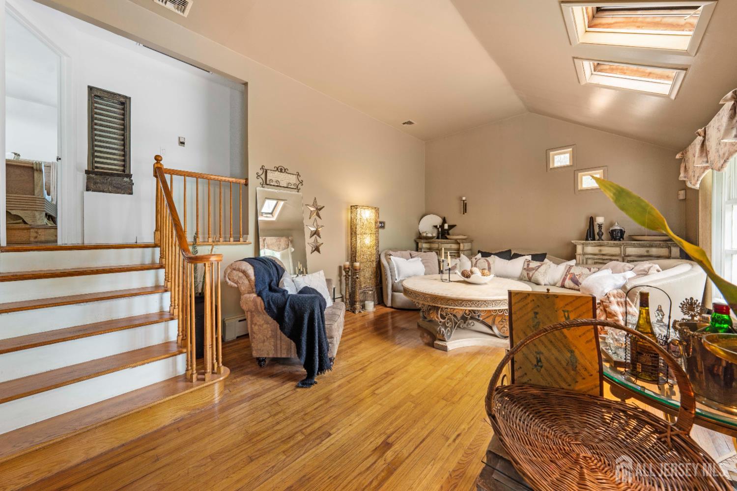 101 Weston Road Somerset, NJ 08873 - Photo 8 of 32 a living room with patio furniture