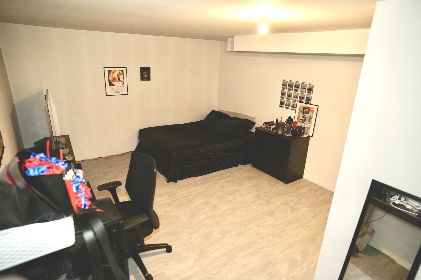 512 Shenandoah Trail Elgin, IL 60123 - Photo 19 of 29 a bedroom with a bed and a television