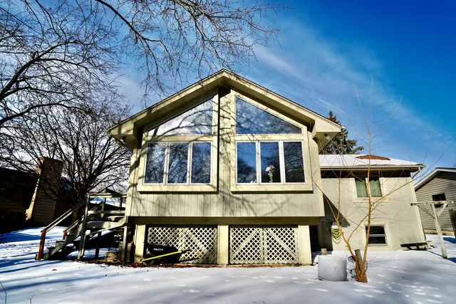 $395,000 | 512 Shenandoah Trail, Elgin, IL 60123