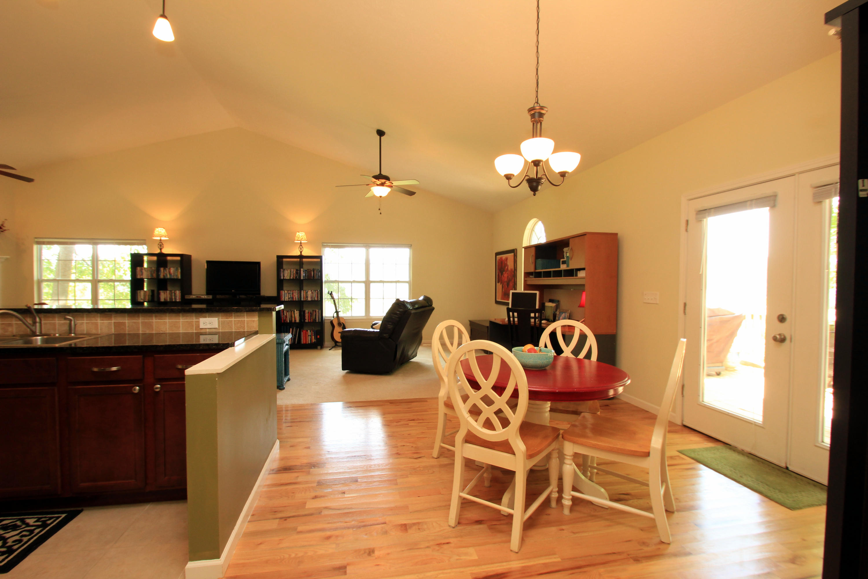 849 Sentry Ridge View Drive Seymour, TN 37865 - Photo 12 of 33 Kitchen and Eat-In Kitchen