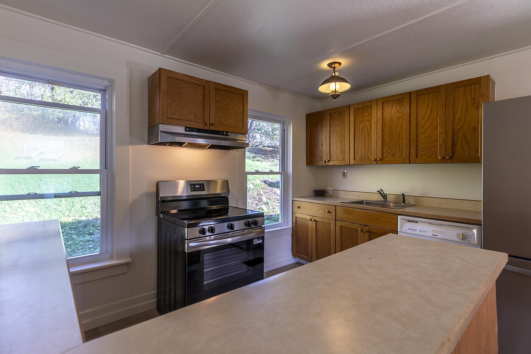 5798 West Woodstock Road Woodstock, VT 05091 - Photo 14 of 52