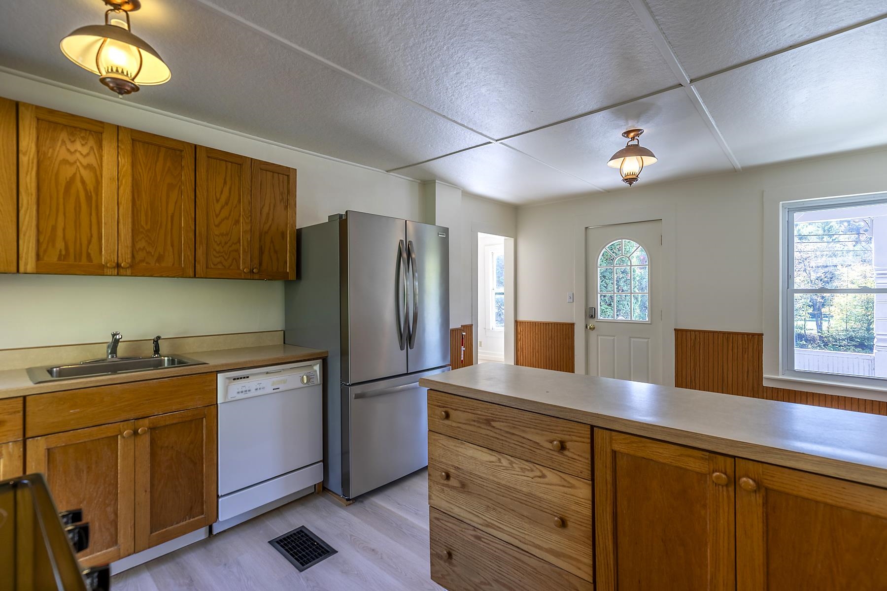 5798 West Woodstock Road Woodstock, VT 05091 - Photo 14 of 50