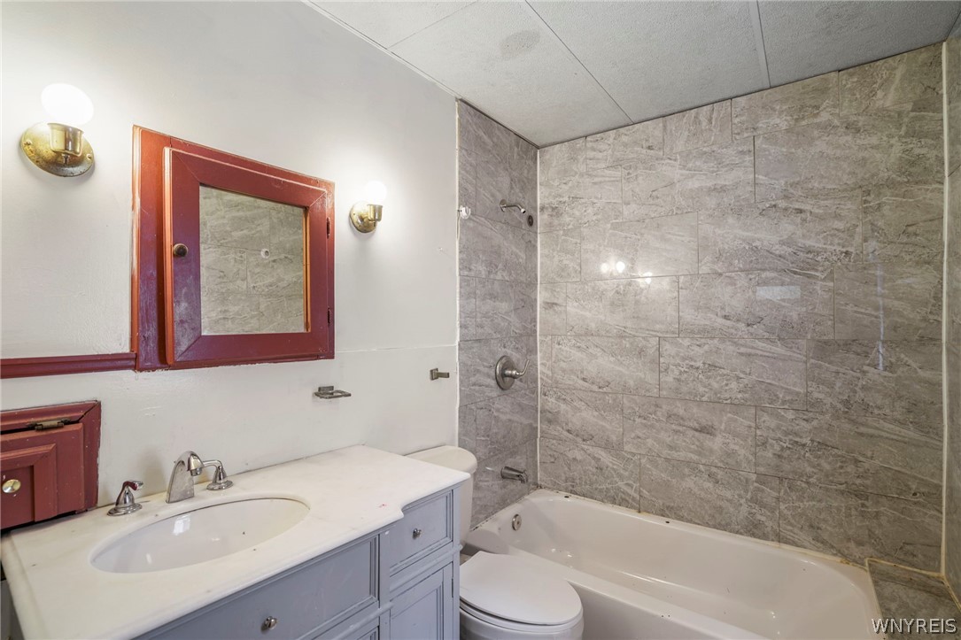 253 Benzinger Street Buffalo, NY 14206 - Photo 18 of 34