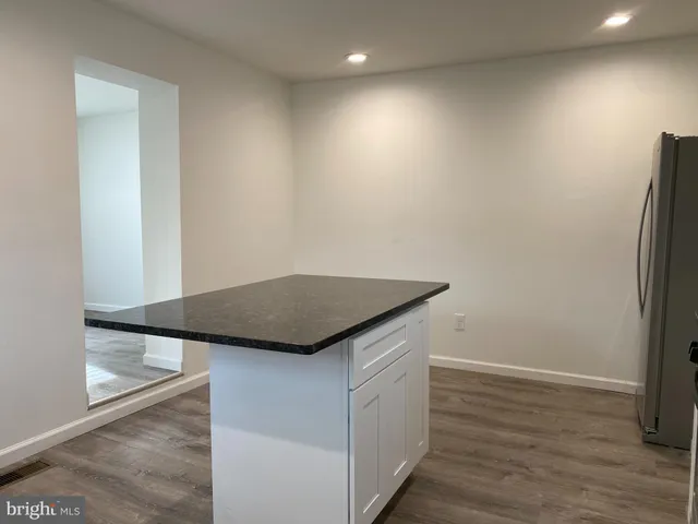 $1,695 | 920 Young Street, New Castle, DE 19720