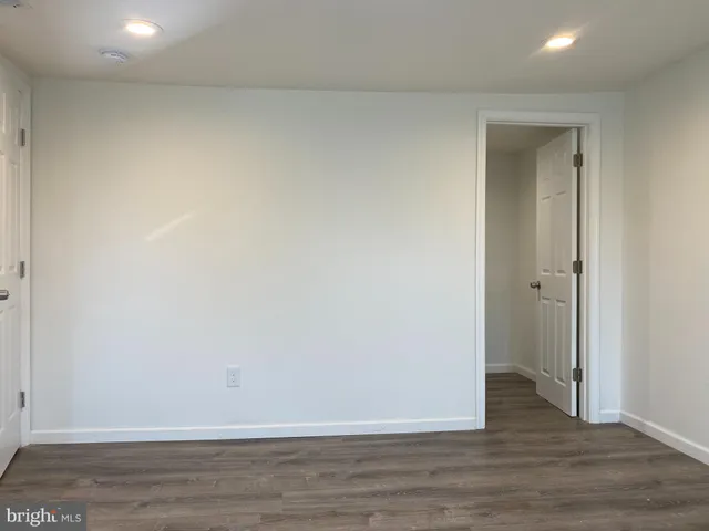 $1,695 | 920 Young Street, New Castle, DE 19720