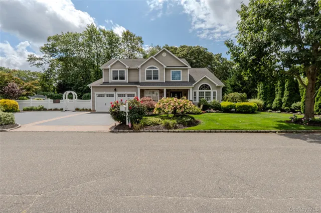 $1,275,000 | 6 Hearthstone Lane, Nesconset, NY 11767