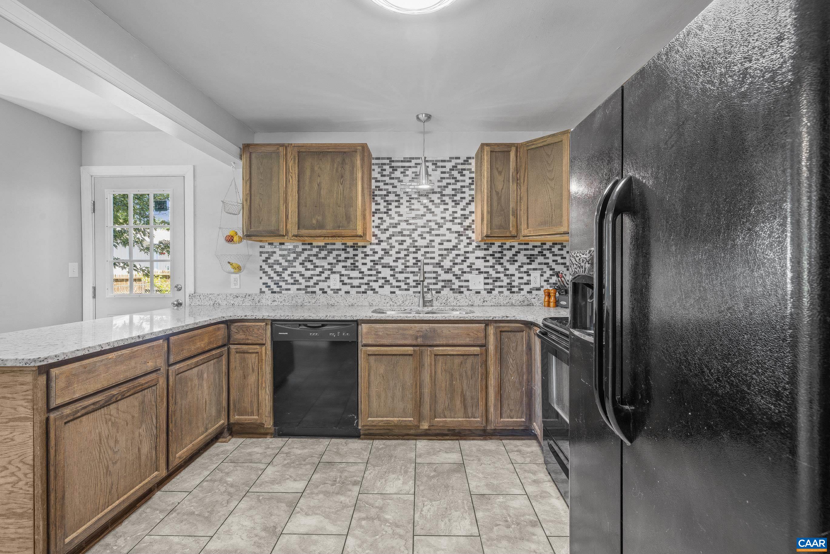 1317 Ridge Circle Waynesboro, VA 22980 - Photo 16 of 40