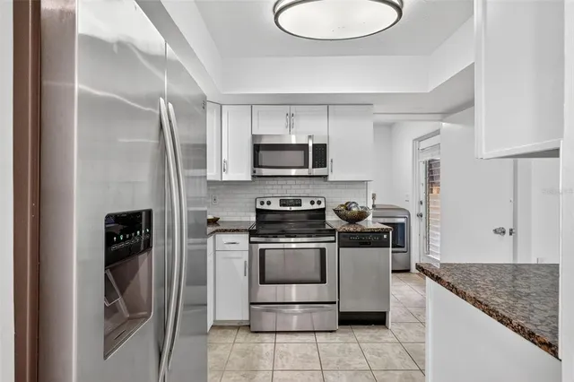 $1,049,900 | 1884 Southpointe Drive, Sarasota, FL 34231