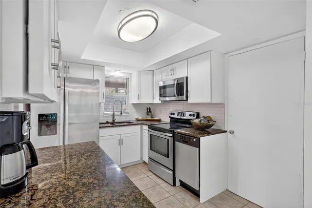 $1,049,900 | 1884 Southpointe Drive, Sarasota, FL 34231