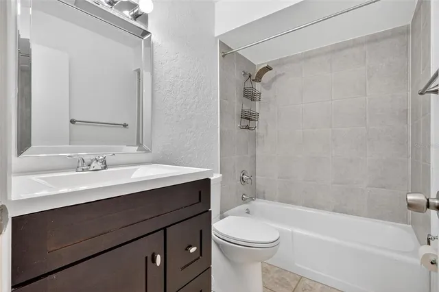 $1,049,900 | 1884 Southpointe Drive, Sarasota, FL 34231