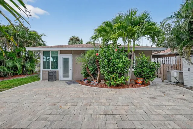 $1,049,900 | 1884 Southpointe Drive, Sarasota, FL 34231