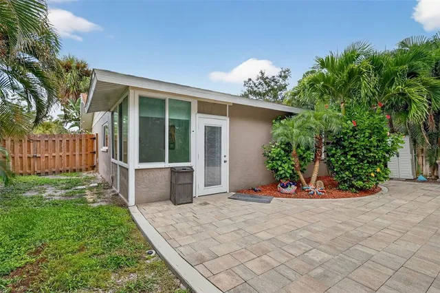 $1,049,900 | 1884 Southpointe Drive, Sarasota, FL 34231