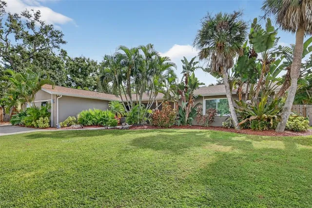 $1,049,900 | 1884 Southpointe Drive, Sarasota, FL 34231