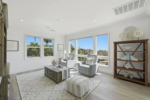 $4,700,000 | 374 Fulvia Street, Encinitas, CA 92024