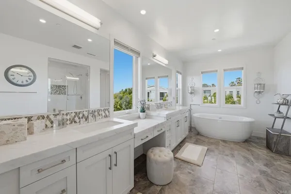 $4,700,000 | 374 Fulvia Street, Encinitas, CA 92024