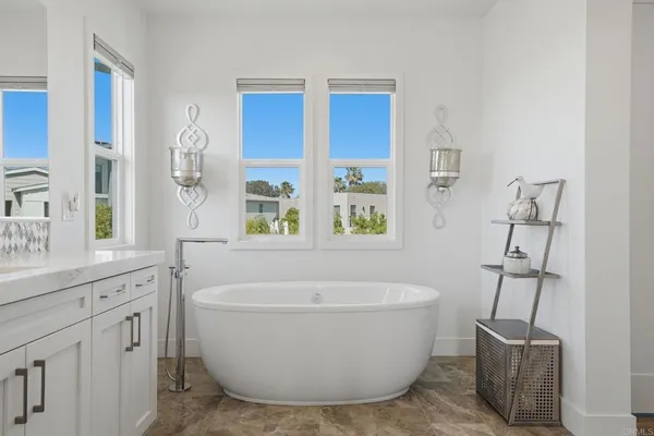 $4,700,000 | 374 Fulvia Street, Encinitas, CA 92024