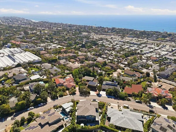 $4,700,000 | 374 Fulvia Street, Encinitas, CA 92024