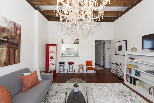 $2,500 | 350 King Street, Unit 307, Charleston, SC 29401