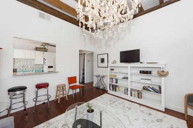 $2,500 | 350 King Street, Unit 307, Charleston, SC 29401