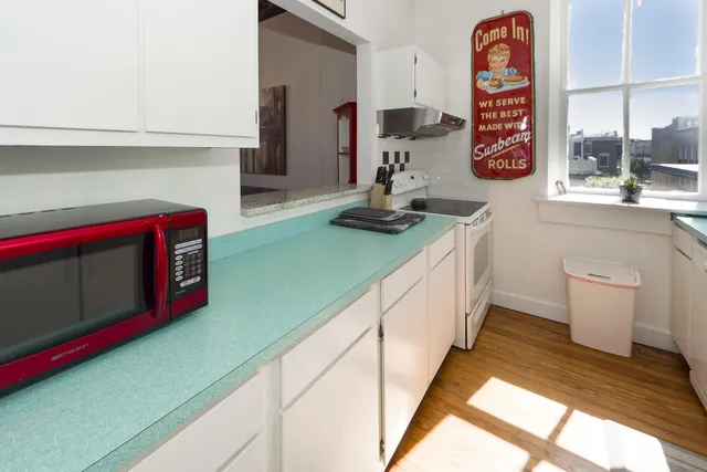 $2,500 | 350 King Street, Unit 307, Charleston, SC 29401