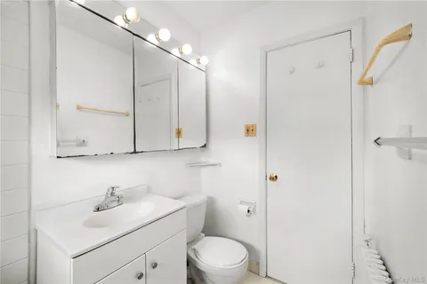 $215,000 | 215-12 47th Avenue, Unit 2D12 | Bayside