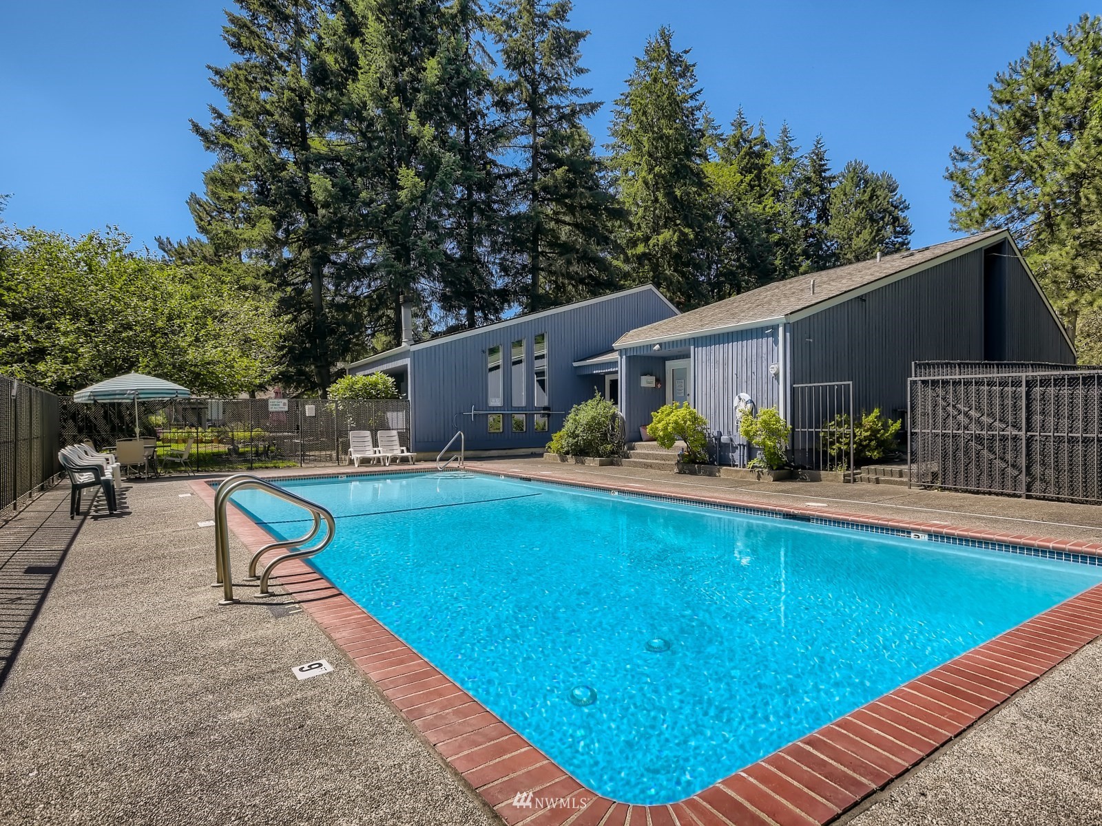 11521 Southeast 175th Street Renton, WA 98058 - Photo 20 of 20 a view of a backyard with sitting area