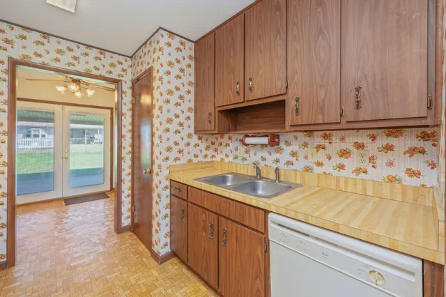 $310,000 | 422 Fleetwood Drive, Mary Esther, FL 32569