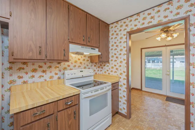 $310,000 | 422 Fleetwood Drive, Mary Esther, FL 32569