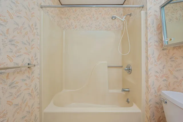 $310,000 | 422 Fleetwood Drive, Mary Esther, FL 32569