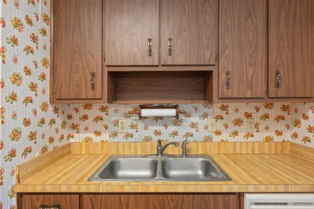 $310,000 | 422 Fleetwood Drive, Mary Esther, FL 32569