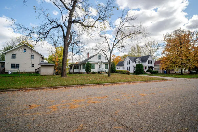 $209,900 | 622 Bowman Road, Wisconsin Dells, WI 53965