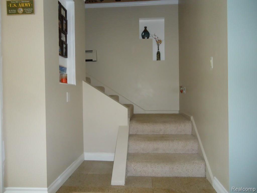 6335 Lahring Road Holly, MI 48442 - Photo 21 of 50 Stairs