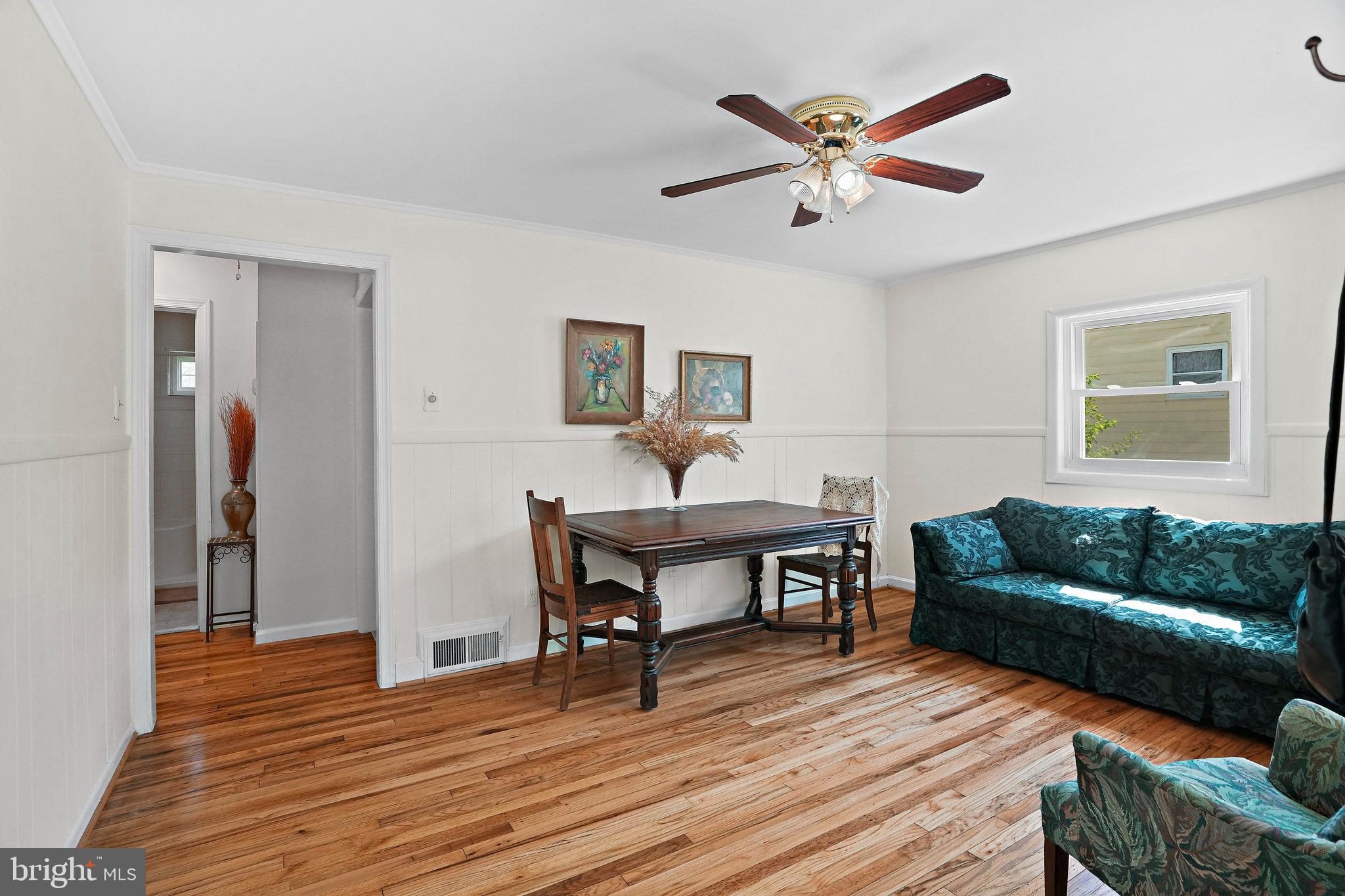 12331 Charles Road Silver Spring, MD 20906 - Photo 6 of 26 Living Room