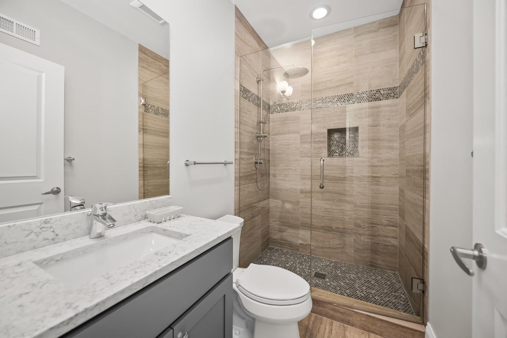 2121 Pioneer Road Evanston, IL 60201 - Photo 18 of 26