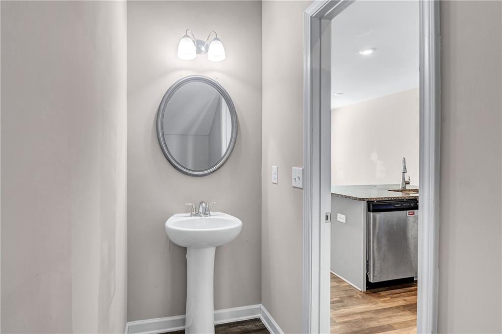 585 McWilliams Road Southeast, Unit 903 Atlanta, GA 30315 - Photo 9 of 27