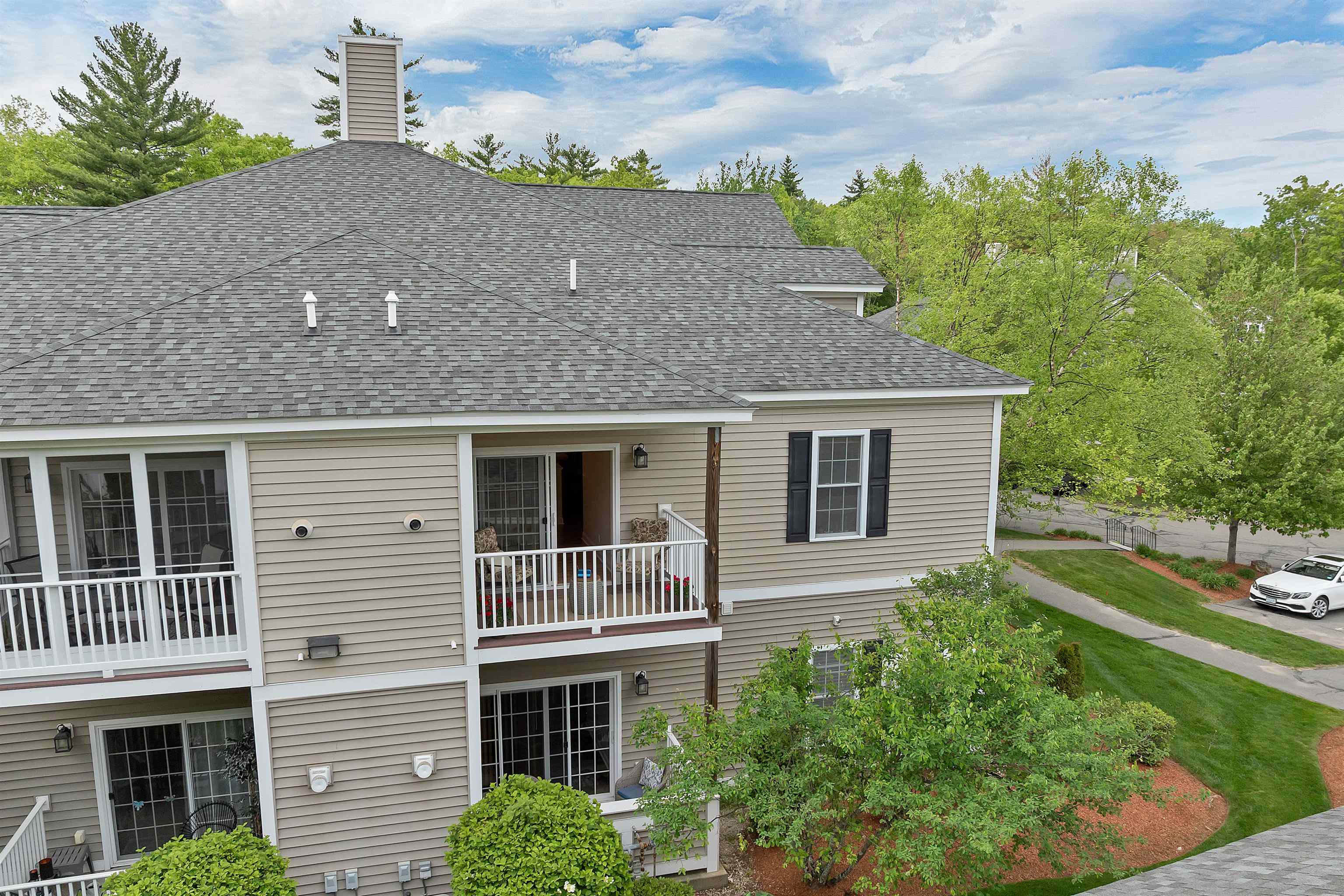 17 Roundabout Way, Unit 5 Manchester, NH 03102 - Photo 4 of 57