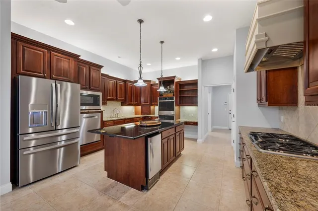 $899,999 | 5789 Lake Victoria Drive, Lakeland, FL 33813