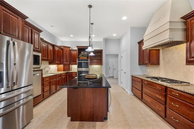 $899,999 | 5789 Lake Victoria Drive, Lakeland, FL 33813