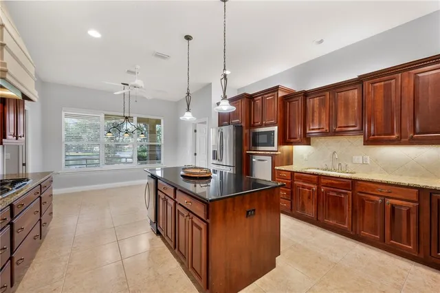 $899,999 | 5789 Lake Victoria Drive, Lakeland, FL 33813