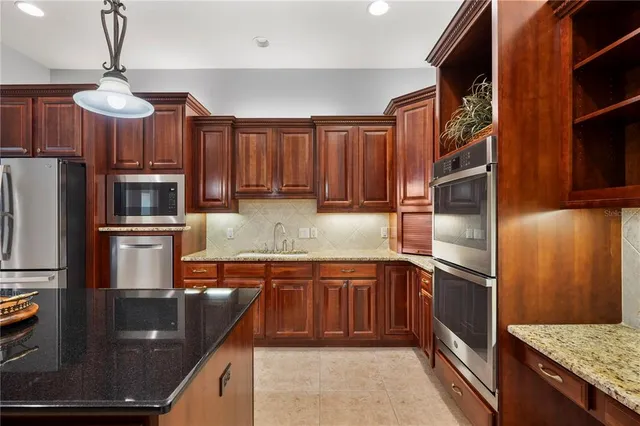 $899,999 | 5789 Lake Victoria Drive, Lakeland, FL 33813