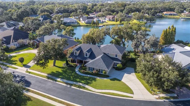 $899,999 | 5789 Lake Victoria Drive, Lakeland, FL 33813